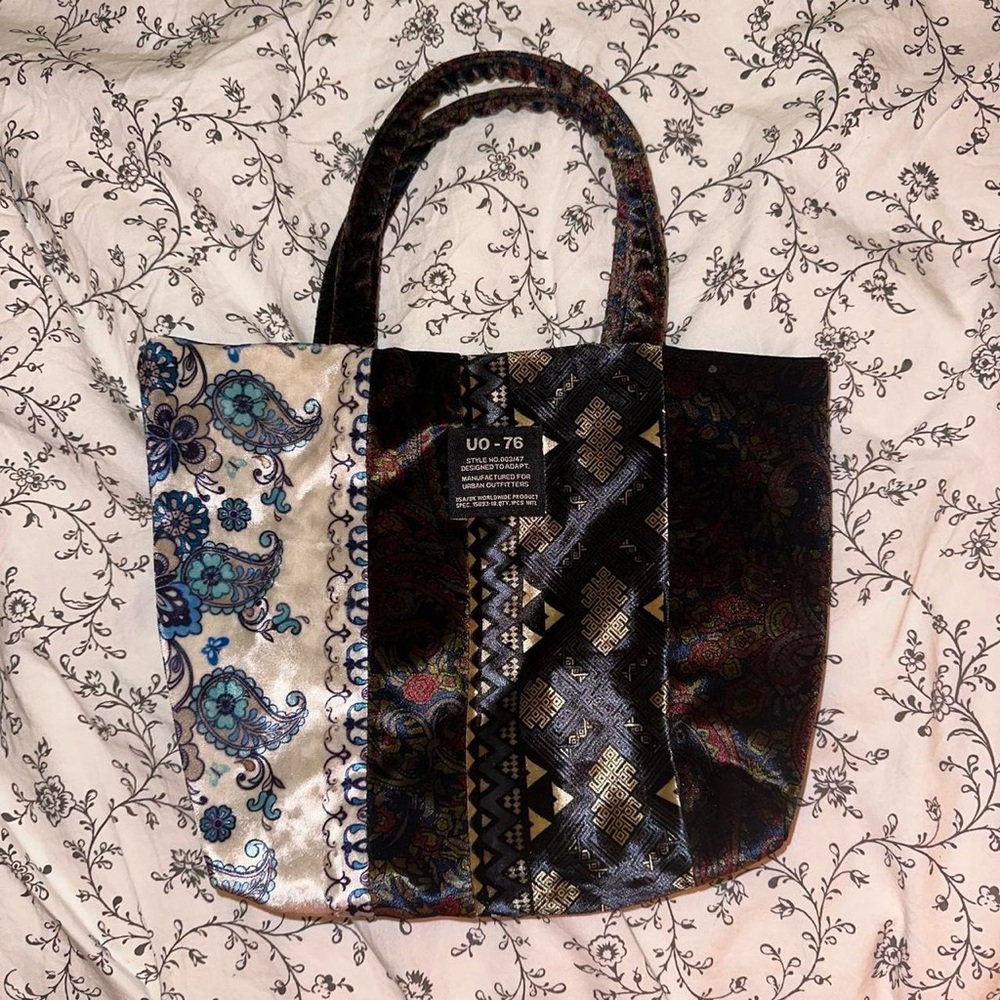 Urban Outfitters velvet bag👛